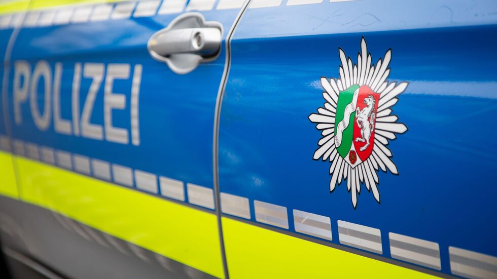 In Nottuln im Münsterland hat die Polizei am Abend eine Wohnung durchsucht. Dabei ging es um IS-Propaganda und möglicherweise Waffen. (Archivbild) In Nottuln im Münsterland hat die Polizei am Abend eine Wohnung durchsucht. Dabei ging es um IS-Propaganda und möglicherweise Waffen. (Archivbild)