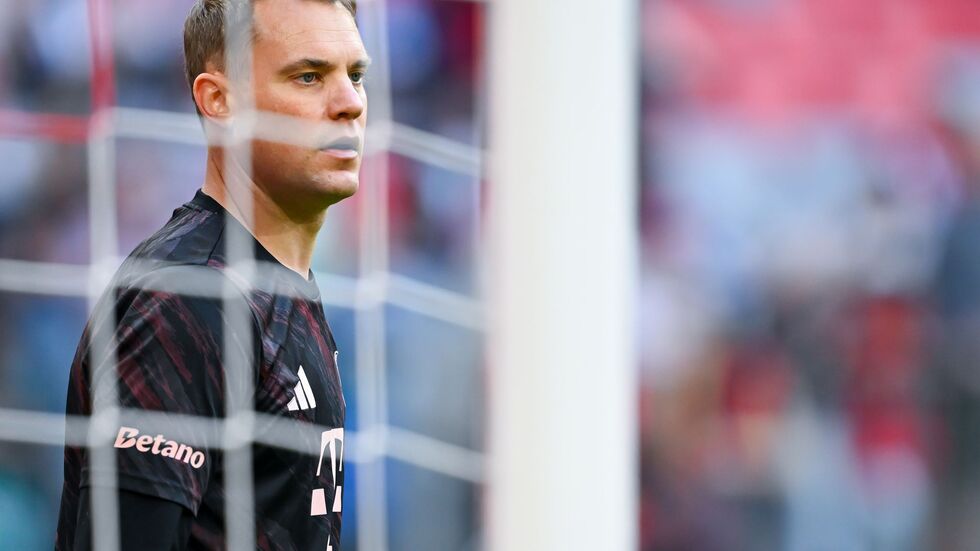 Manuel Neuer stoppt die Debatten um eine Rückkehr ins DFB-Tor. Manuel Neuer stoppt die Debatten um eine Rückkehr ins DFB-Tor.
