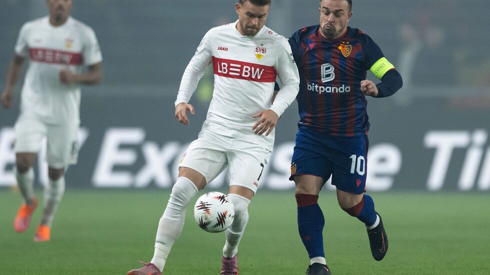Basels Stratege Xherdan Shaqiri (r.) im Duell mit Stuttgarts Maximilian Mittelstädt. Basels Stratege Xherdan Shaqiri (r.) im Duell mit Stuttgarts Maximilian Mittelstädt.
