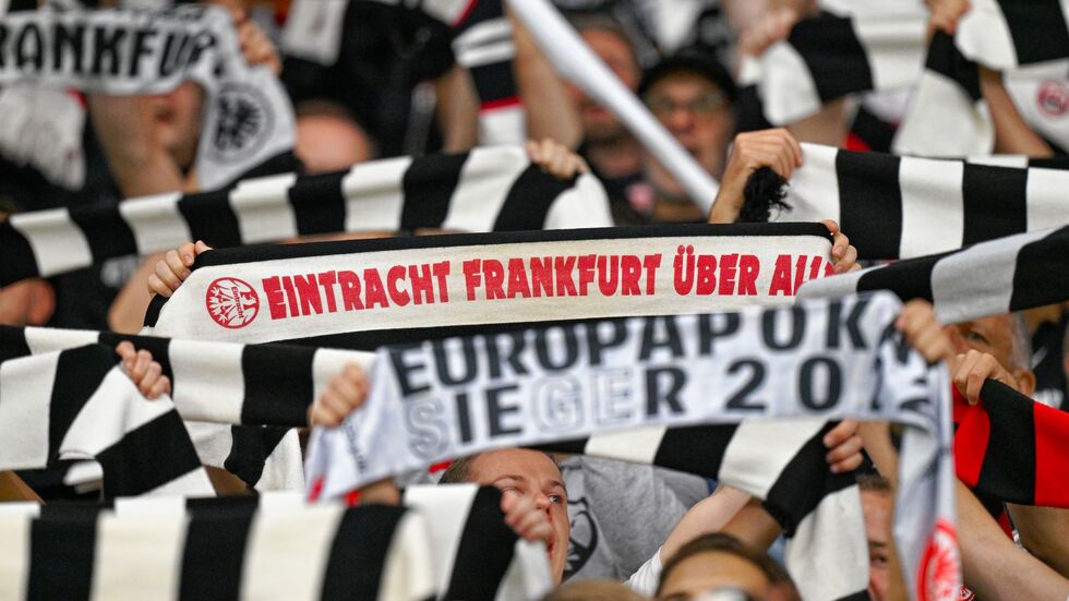Frankfurter Fans sollen in Neapel nicht ins Stadion kommen. Frankfurter Fans sollen in Neapel nicht ins Stadion kommen.