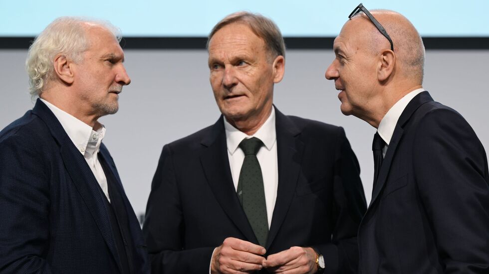 DFB und DFL arbeiten mittlerweile vertrauensvoll zusammen. DFB und DFL arbeiten mittlerweile vertrauensvoll zusammen.