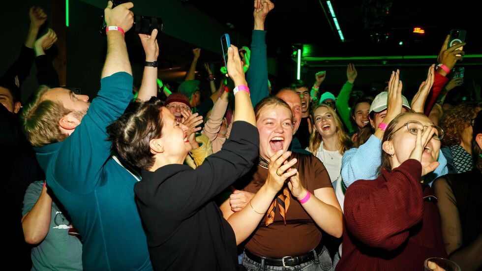 Nach dem Volksentscheid muss Hamburg die Klimaneutralität von 2045 auf 2040 vorziehen. Nach dem Volksentscheid muss Hamburg die Klimaneutralität von 2045 auf 2040 vorziehen.