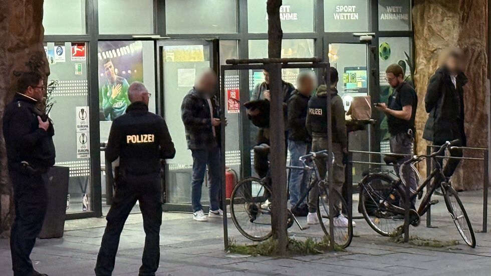 Der Tatort liegt mitten in der Innenstadt.  Der Tatort liegt mitten in der Innenstadt.
