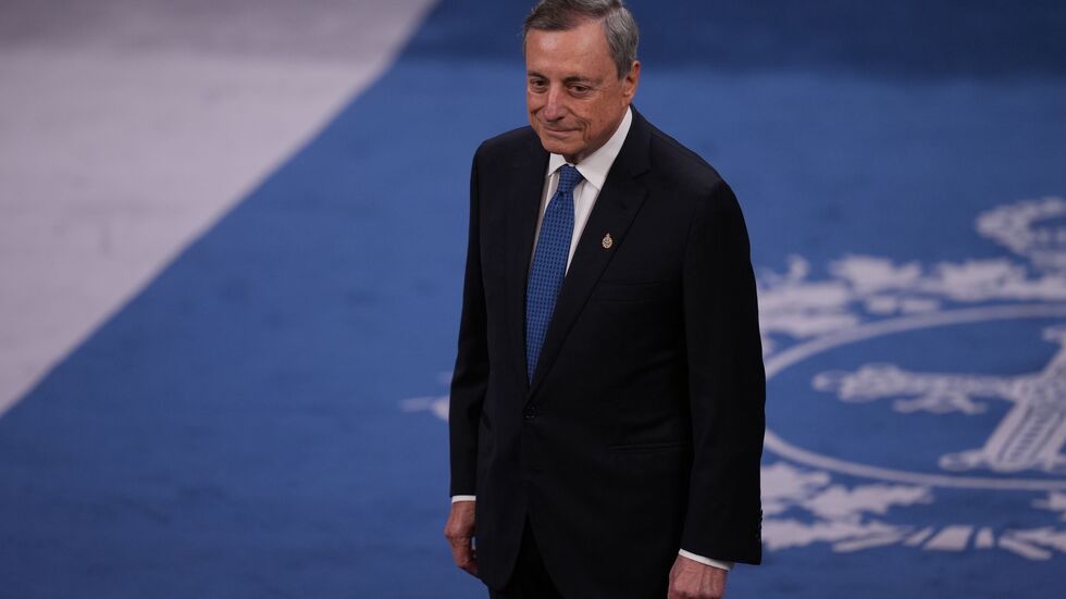 Draghi sprach sich angesichts einer zunehmend polarisierten Welt für ein Europa der zwei Geschwindigkeiten aus.  Draghi sprach sich angesichts einer zunehmend polarisierten Welt für ein Europa der zwei Geschwindigkeiten aus.