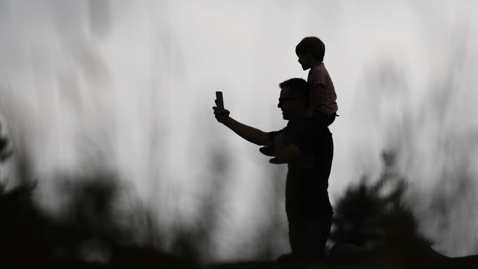 Ob Kinderfotos ins Internet gehören, ist eine vieldiskutierte Frage. (Archivfoto) Ob Kinderfotos ins Internet gehören, ist eine vieldiskutierte Frage. (Archivfoto)