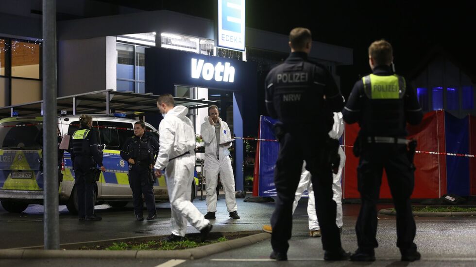 Der Junge sei so schwer verletzt worden, dass er noch vor Ort starb. Der Junge sei so schwer verletzt worden, dass er noch vor Ort starb.