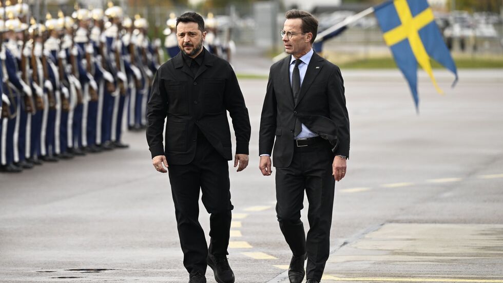 Der ukrainische Präsident Wolodymyr Selenskyj (links) wurde am Mittwoch von Regierungschef Ulf Kristersson (rechts) in Linköping begrüßt. Der ukrainische Präsident Wolodymyr Selenskyj (links) wurde am Mittwoch von Regierungschef Ulf Kristersson (rechts) in Linköping begrüßt.