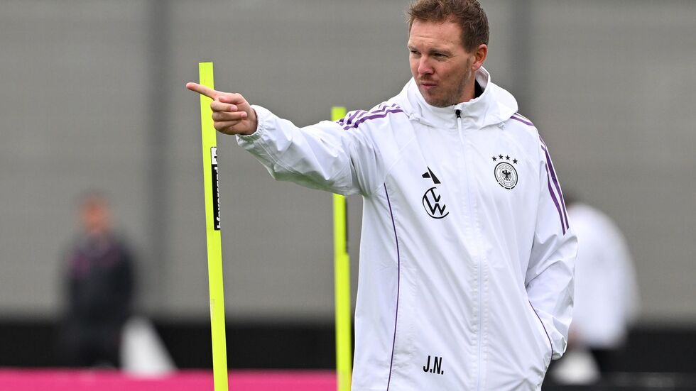 Da geht's lang zur WM: Julian Nagelsmann beim Training in Herzogenaurach. Da geht's lang zur WM: Julian Nagelsmann beim Training in Herzogenaurach.