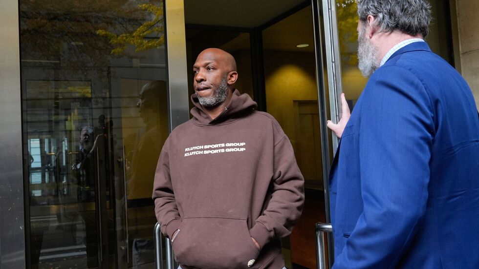 NBA-Trainer Chauncey Billups wurde im Zuge von Vorwürfen wegen illegalen Pokerns festgenommen. NBA-Trainer Chauncey Billups wurde im Zuge von Vorwürfen wegen illegalen Pokerns festgenommen.