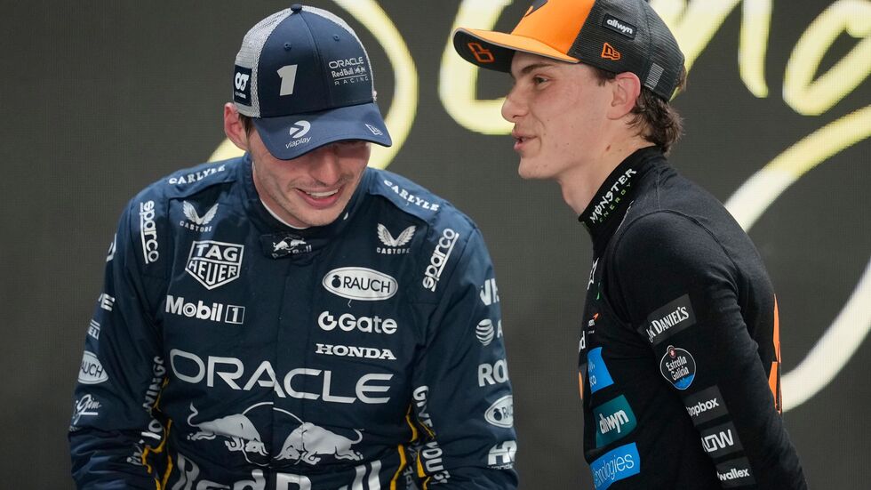 Wird für WM-Spitzenreiter Oscar Piastri (r) Titelverteidiger Max Verstappen noch zur Gefahr? Wird für WM-Spitzenreiter Oscar Piastri (r) Titelverteidiger Max Verstappen noch zur Gefahr?