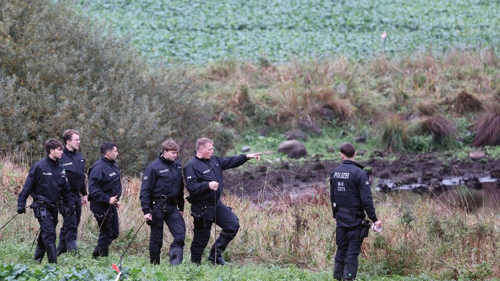 Die Polizei sucht weiter nach Hinweisen, die zur Aufklärung des Todes eines Kindes führen.  Die Polizei sucht weiter nach Hinweisen, die zur Aufklärung des Todes eines Kindes führen.
