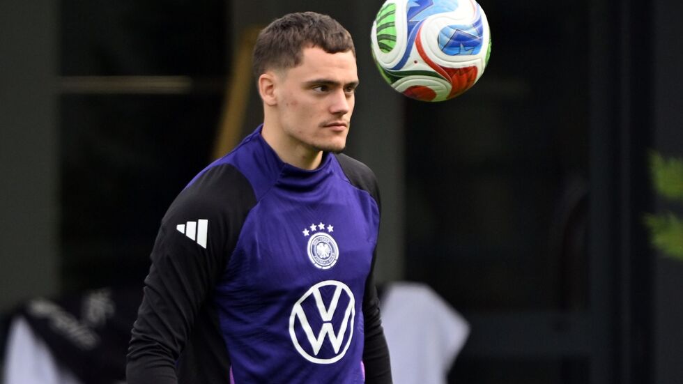 Florian Wirtz mit seinem Lieblingsspielzeug.  Florian Wirtz mit seinem Lieblingsspielzeug.