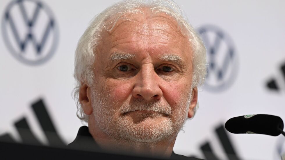 Rudi Völler wird seinen Vertrag beim DFB nicht noch ein weiteres Mal verlängern. Rudi Völler wird seinen Vertrag beim DFB nicht noch ein weiteres Mal verlängern.
