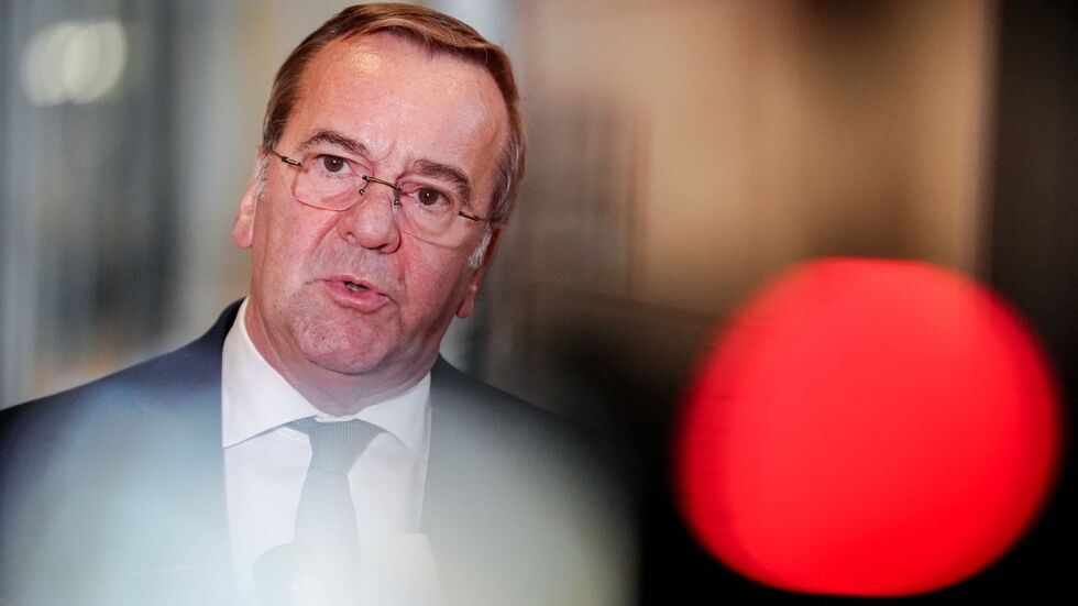 Der Verteidigungsminister kritisiert, dass zentrale Punkte seines Gesetzentwurfs geändert wurden, bevor dieser überhaupt in den Bundestag eingebracht worden ist. (Archivbild) Der Verteidigungsminister kritisiert, dass zentrale Punkte seines Gesetzentwurfs geändert wurden, bevor dieser überhaupt in den Bundestag eingebracht worden ist. (Archivbild)
