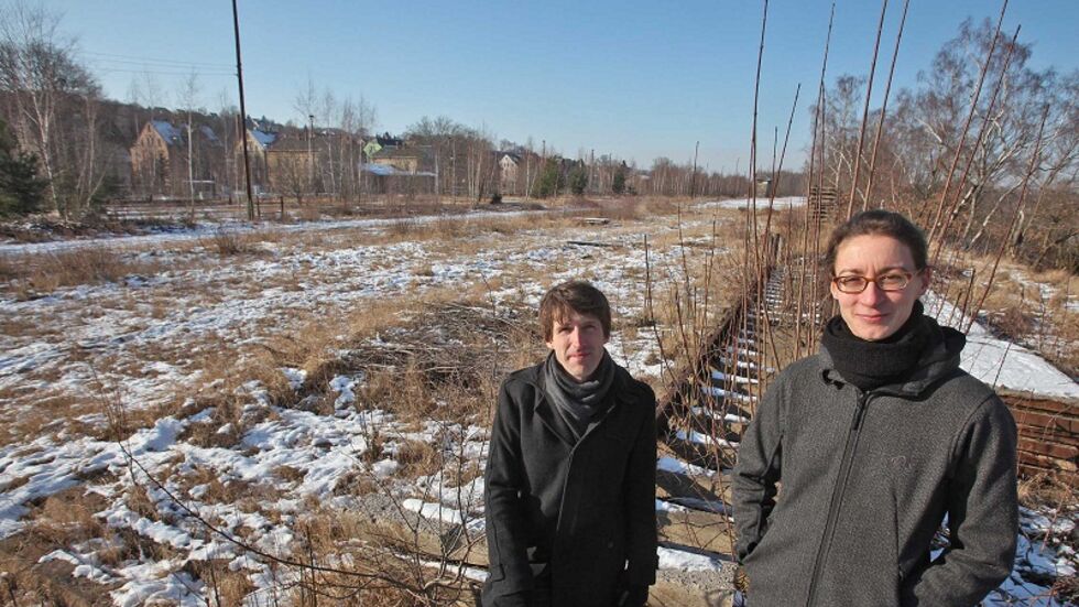 Noch Ödnis pur, aber 2015 sollen hier Blumen blühen. Noch Ödnis pur, aber 2015 sollen hier Blumen blühen.