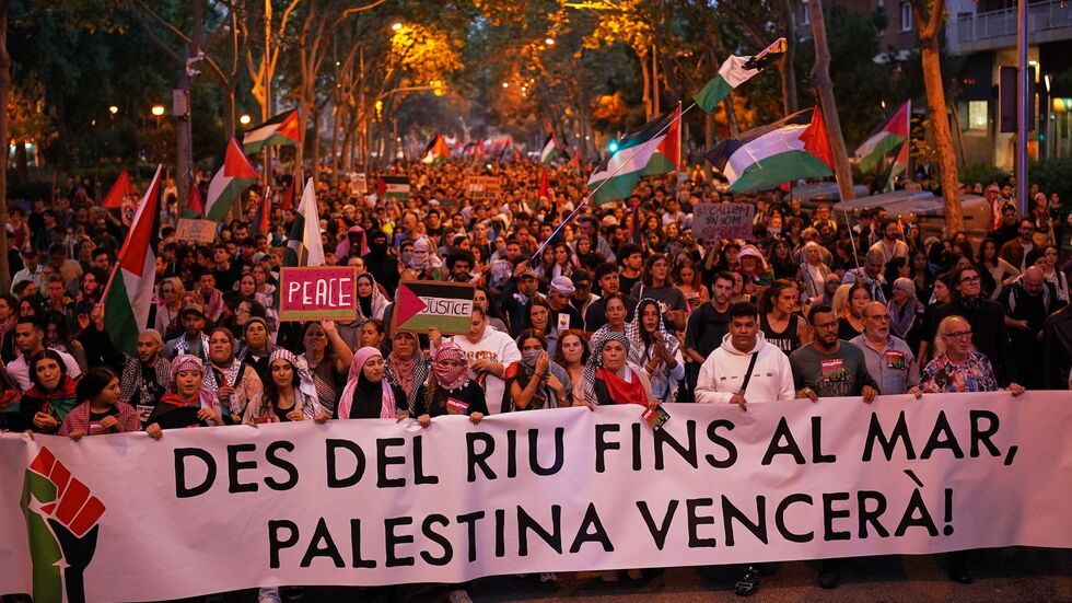Medienberichten zufolge beteiligten sich in Spanien vor allem Studenten an den Protesten gegen Israel und Solidaritätskundgebungen für Palästinenser. Medienberichten zufolge beteiligten sich in Spanien vor allem Studenten an den Protesten gegen Israel und Solidaritätskundgebungen für Palästinenser.