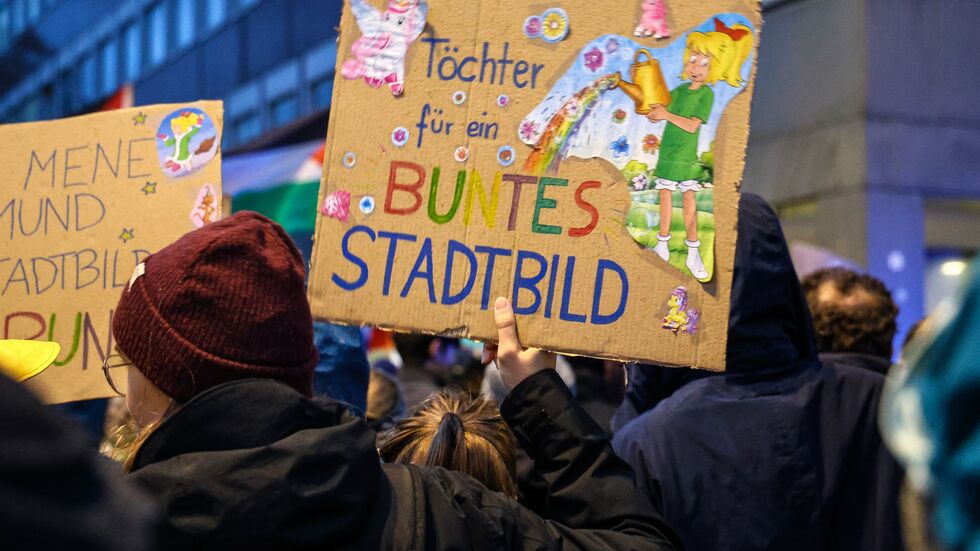 Recht gaben dem Kanzler deutlich mehr Ältere als Jüngere.