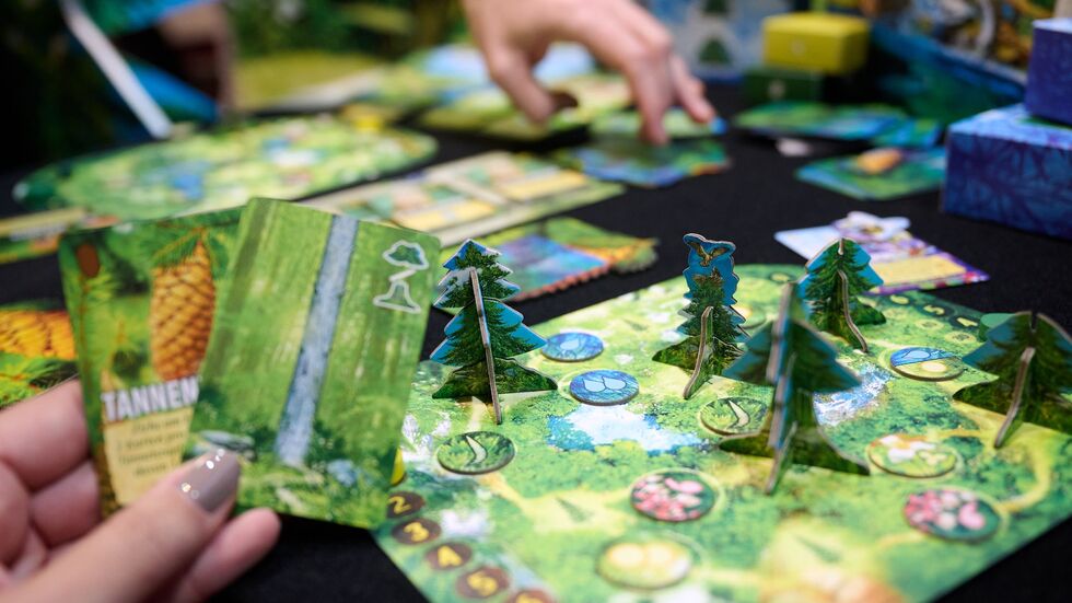 Experten halten das gemeinsame Spielen aus vielen Gründen für positiv - für Jung und Alt   Experten halten das gemeinsame Spielen aus vielen Gründen für positiv - für Jung und Alt