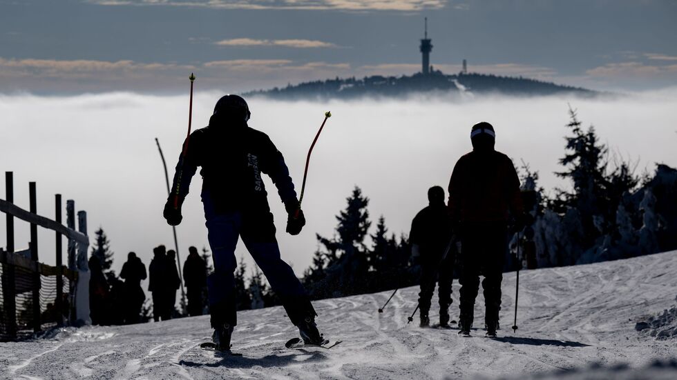 Das bei Wintersportlern beliebte alpine Skigebiet am Fichtelberg ist privatisiert worden. (Archivbild)