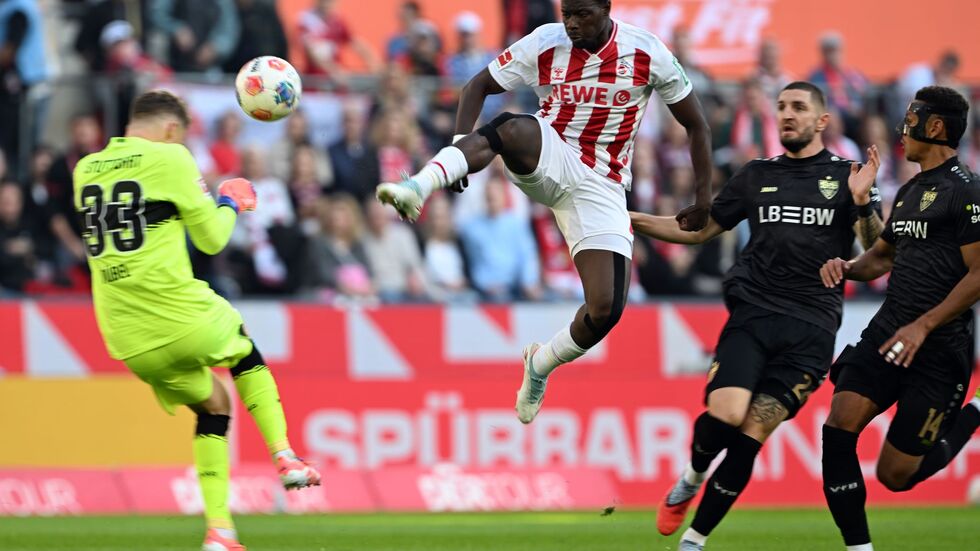 Der 1. FC Köln und der VfB Stuttgart lieferten sich ein umkämpftes Duell. Der 1. FC Köln und der VfB Stuttgart lieferten sich ein umkämpftes Duell.