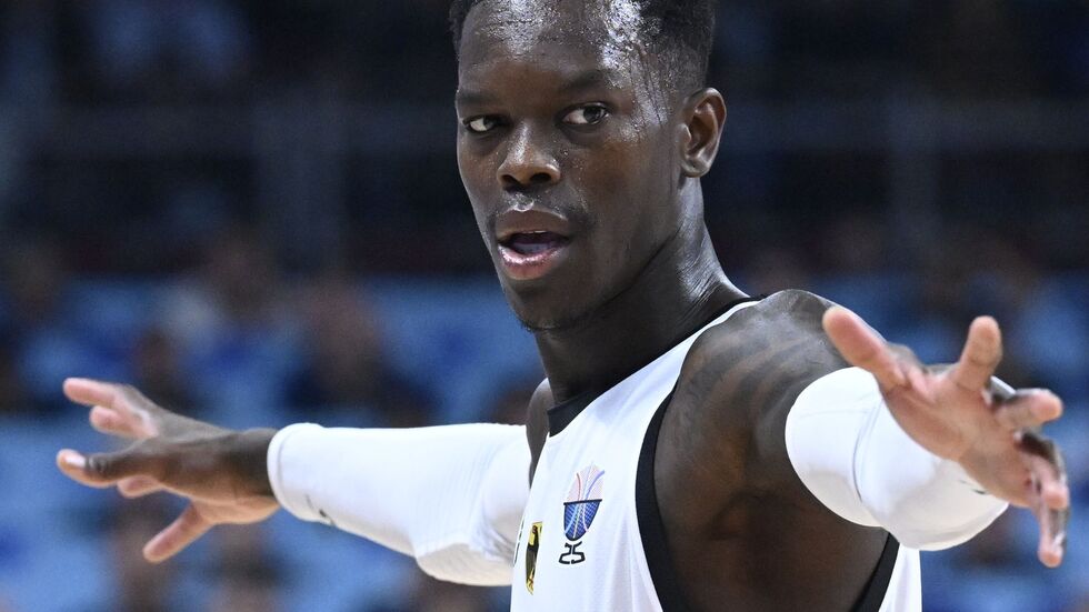Alles im Griff! Dennis Schröder und die deutschen Basketballer spielen um den EM-Titel. Alles im Griff! Dennis Schröder und die deutschen Basketballer spielen um den EM-Titel.