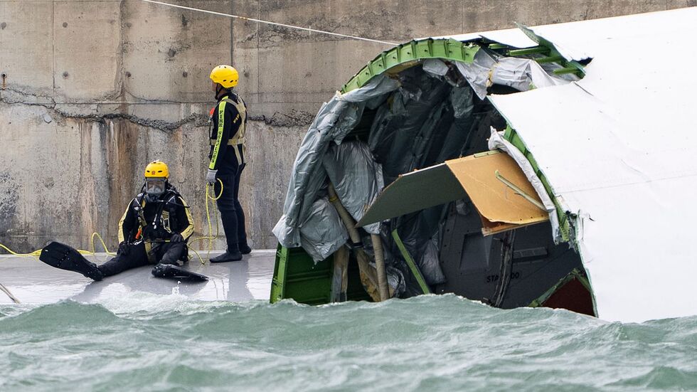 Ein Sicherheitsmitarbeiter wurde tot aus dem Wasser geborgen.  Ein Sicherheitsmitarbeiter wurde tot aus dem Wasser geborgen.