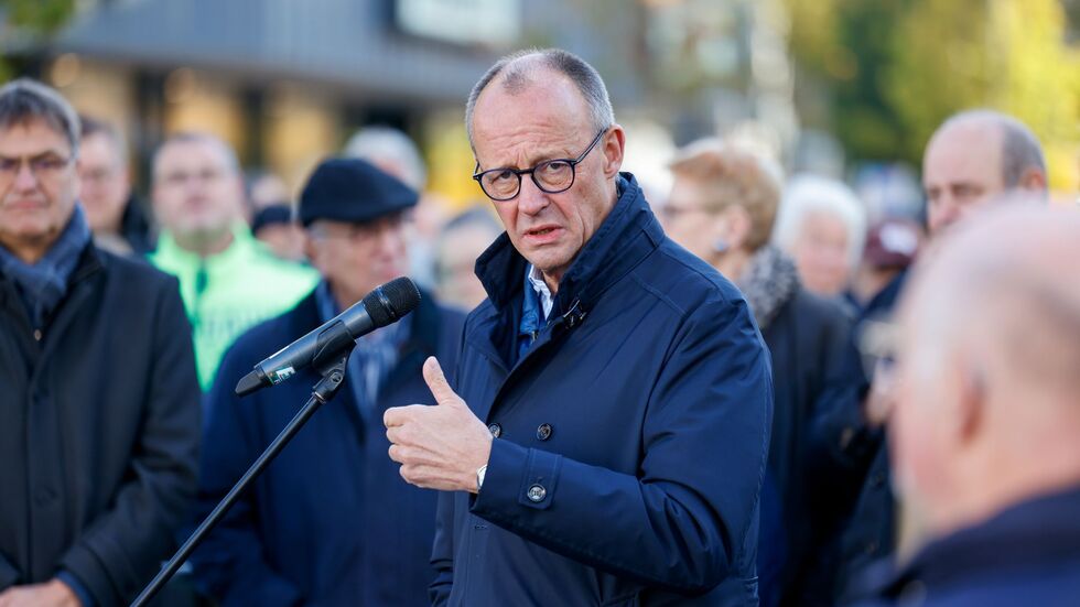 CDU-Chef Merz zieht eine rote Linie: Mit ihm als Parteivorsitzenden gibt es keine Zusammenarbeit mit der AfD. CDU-Chef Merz zieht eine rote Linie: Mit ihm als Parteivorsitzenden gibt es keine Zusammenarbeit mit der AfD.