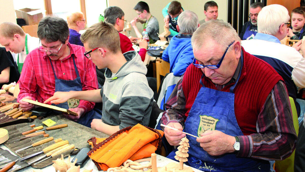 Jeden Tag gibt es 200 Mitwirkende, die das Handwerk zeigen. Jeden Tag gibt es 200 Mitwirkende, die das Handwerk zeigen.