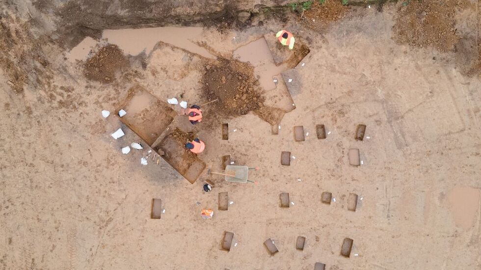 Von den Aufnahmen profitieren Archäologen - hier bei Ausgrabungen in Döbeln (Archivaufnahme mit Drohne) Von den Aufnahmen profitieren Archäologen - hier bei Ausgrabungen in Döbeln (Archivaufnahme mit Drohne)