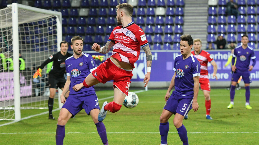 Erzgebirge Aue hat im Heimspiel gegen Spitzenreiter Bielefeld 0:0 gespielt.