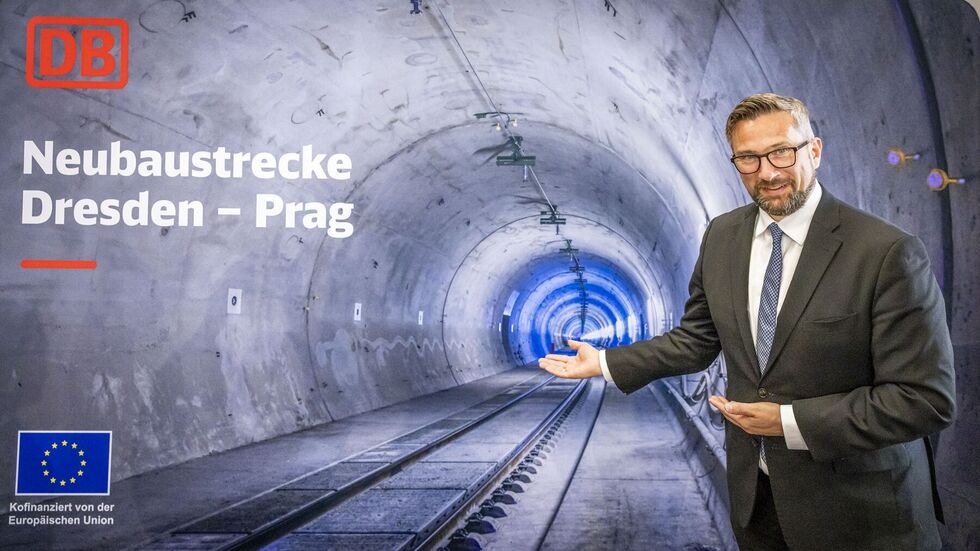 Sachsens Verkehrsminister Martin Dulig bei der Präsentation der Planungen Sachsens Verkehrsminister Martin Dulig bei der Präsentation der Planungen