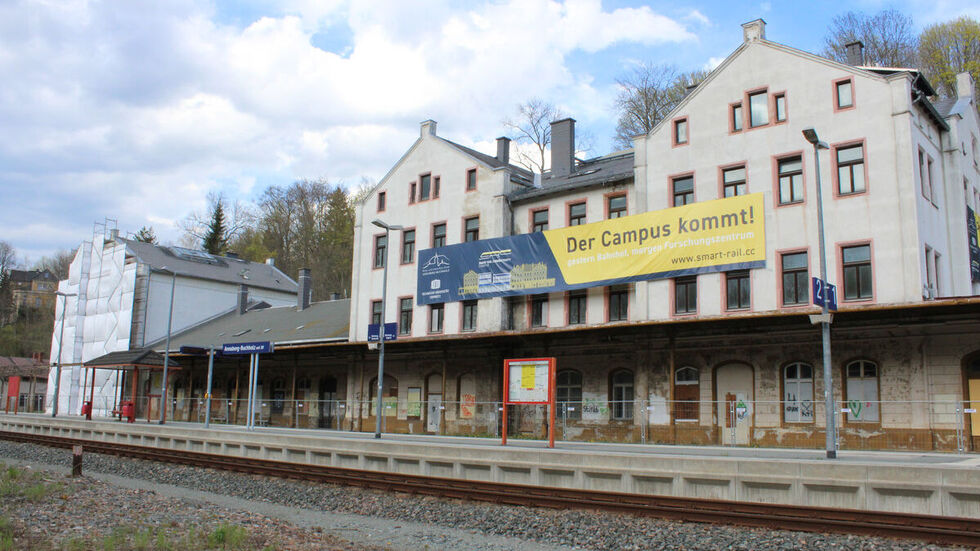 Ein erster Teil des Bahnhofs wird bereits saniert. Die weiteren sollen folgen.