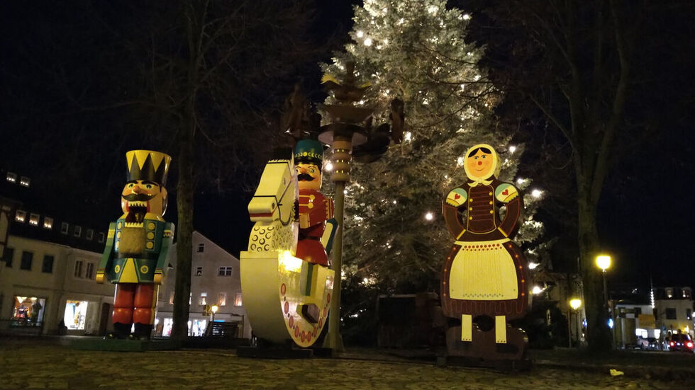 Auch in Olbernhau wird die Weihnachtsbelautung an Lichtmess erlöschen.