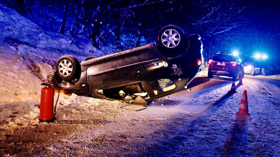 Wie schwer die Frau verletzt wurde, blieb zunächst unklar. 
