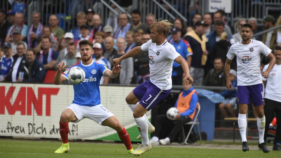 Erzgebirge Aue spielt in Kiel 1:1. Erzgebirge Aue spielt in Kiel 1:1.