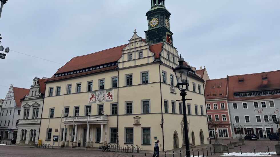 Das Pirnaer Rathaus hat schon viele Prominente gesehen. Am Montag war Greta Heimann zu Gast.