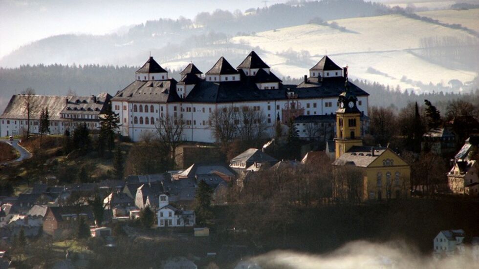 Das Schloss Augustusburg.
Foto © Augustusburg/Scharfenstein/Lichtenwalde Schlossbetriebe gGmbH. Das Schloss Augustusburg.
Foto © Augustusburg/Scharfenstein/Lichtenwalde Schlossbetriebe gGmbH.