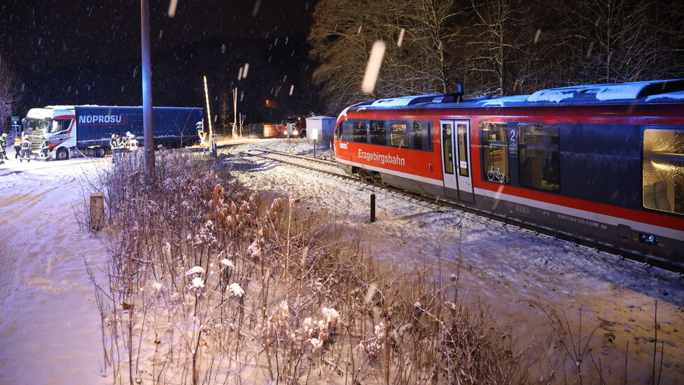 An diesem Bahnübergang ereignete sich der Zusammenstoß.