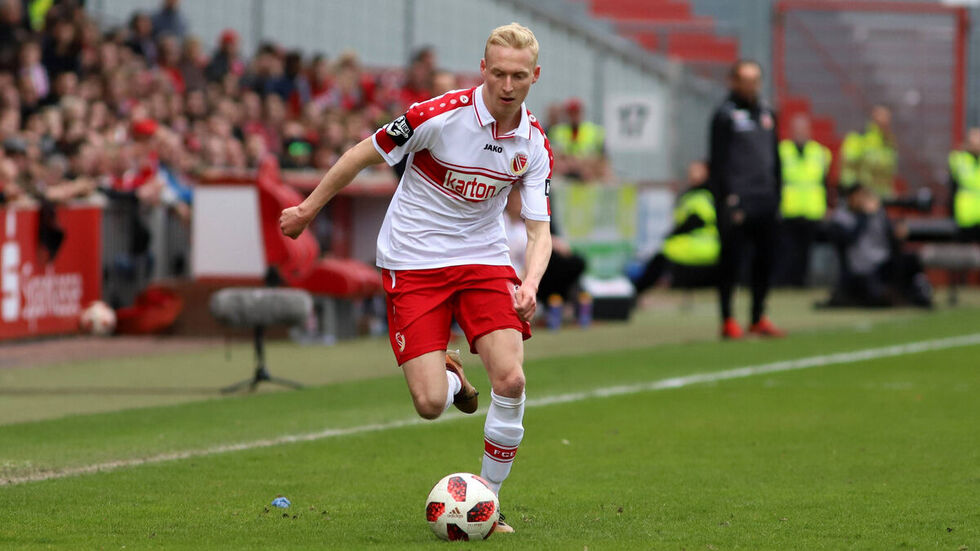 Luke Hemmerich wechselt zu den Würzburger Kickers © imago images/ Steffen Beyer