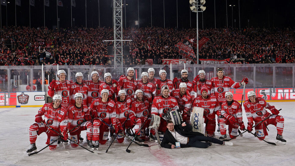 12.000 Zuschauer boten eine prächtige Kulisse. 12.000 Zuschauer boten eine prächtige Kulisse.