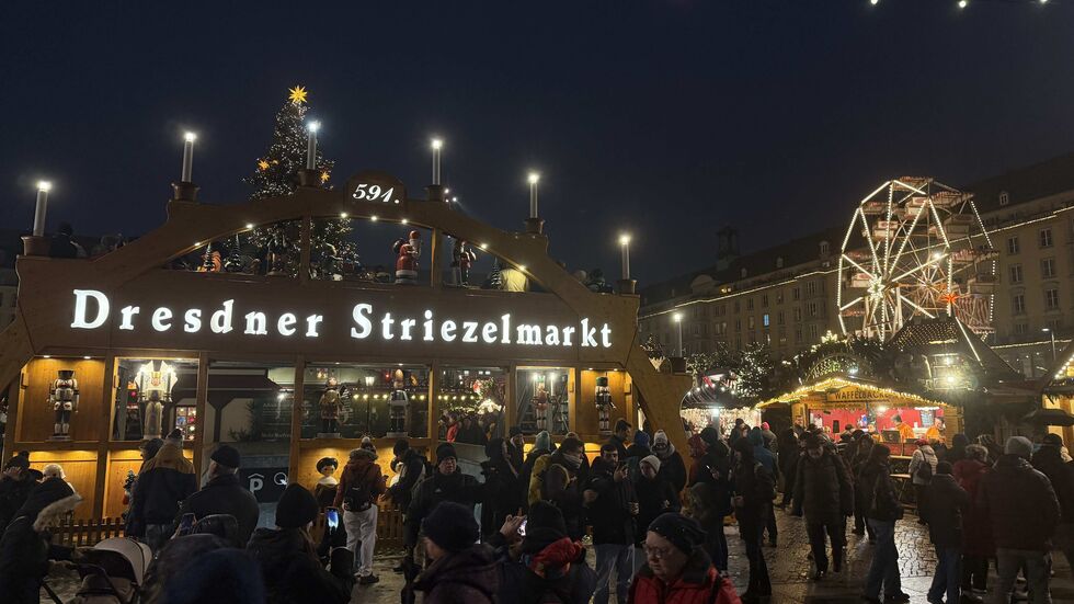 Die Weihnachtsmarktsaison läuft im Freistaat wie hier auf dem Striezelmarkt in Dresden Die Weihnachtsmarktsaison läuft im Freistaat wie hier auf dem Striezelmarkt in Dresden