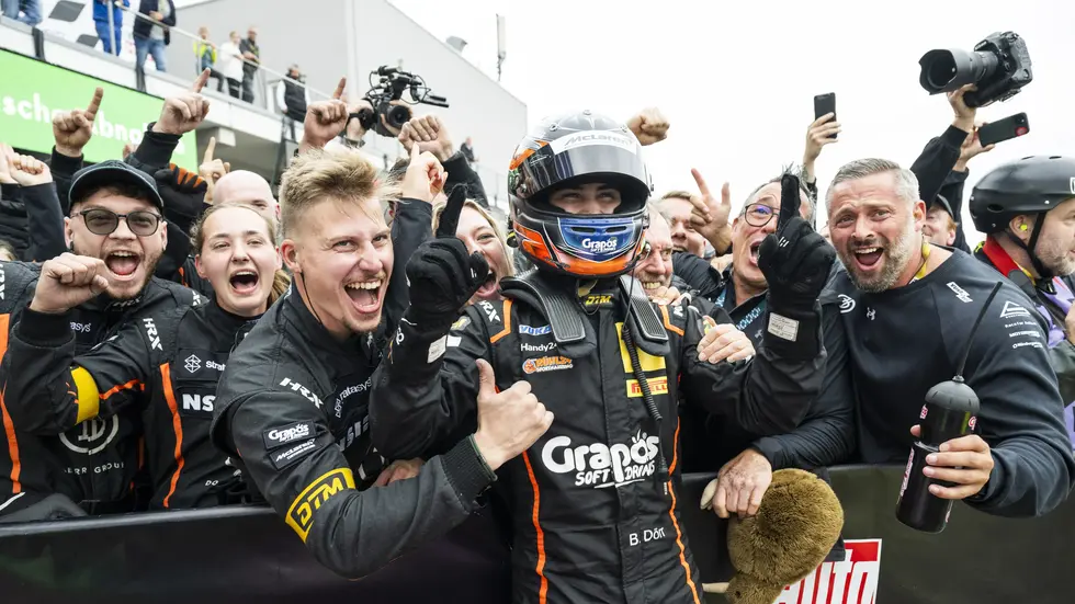 Großer Jubel über den Sieg im Sonntagsrennen bei Ben Dörr und Dörr Motorsport. Großer Jubel über den Sieg im Sonntagsrennen bei Ben Dörr und Dörr Motorsport