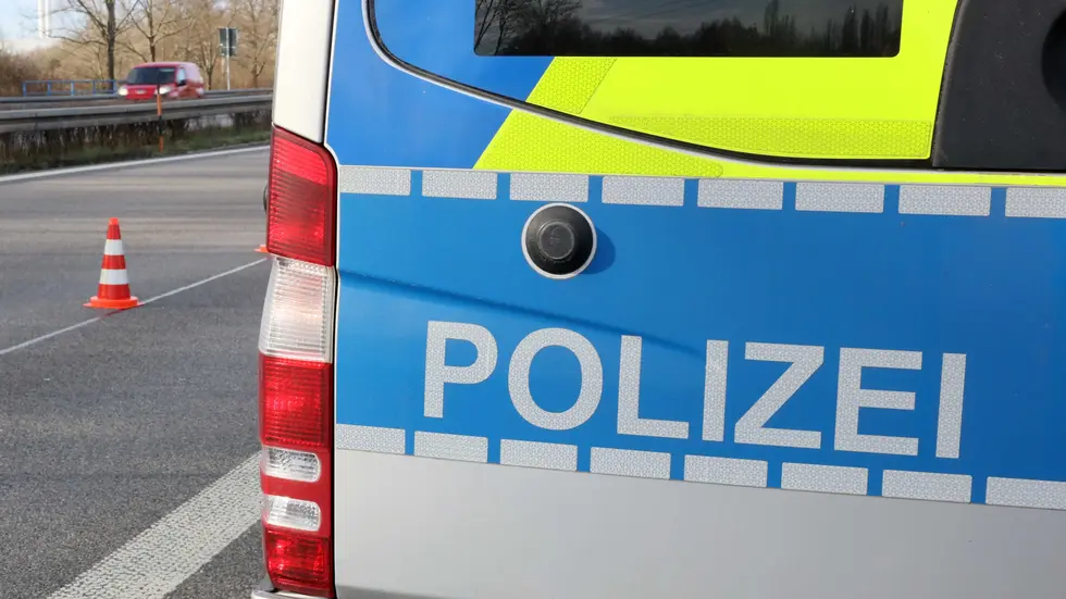 Ein siebenjähriger Junge ist am Samstag in Brand-Erbisdorf tödlich verunglückt. Er war mit dem Fahrrad auf einer Spielstraße unterwegs. 