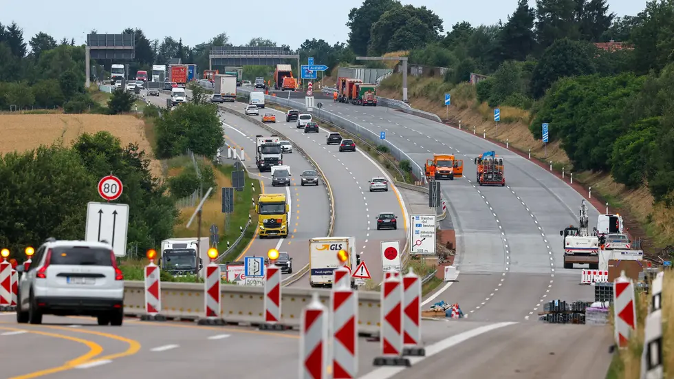 In den letzten Tagen wurden noch die neuen Markierungen aufgebracht. 