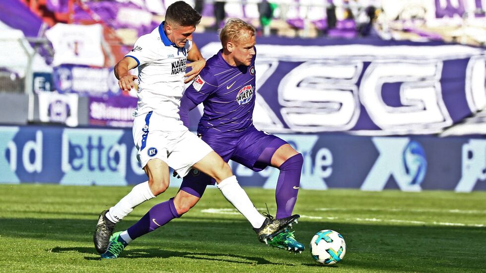 Erzgebirge Aue hat im Hinspiel der Relegation in Karlsruhe 0:0 gespielt.