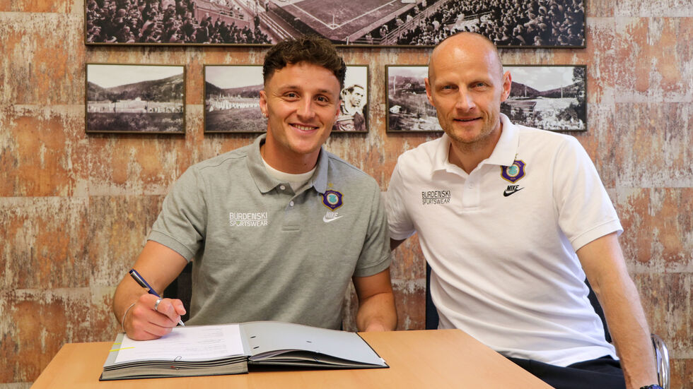 Mirnes Pepic (links) und FCE-Sportgeschäftsführer Matthias Heidrich