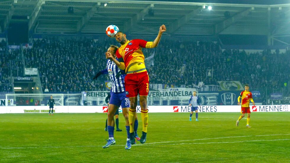Nach 90 Minuten setzte es für die Veilchen gegen den KSC eine 0:3-Heimniederlage.