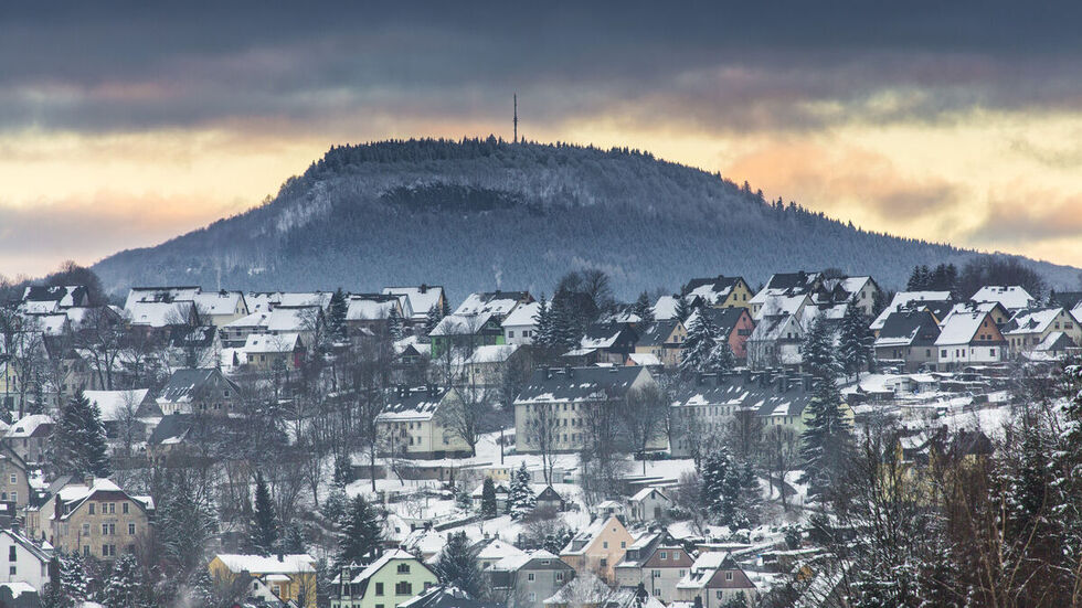 Auf dem Pöhlberg in Annaberg ist ein otel und Restaurant. Auf dem Pöhlberg in Annaberg ist ein otel und Restaurant.
