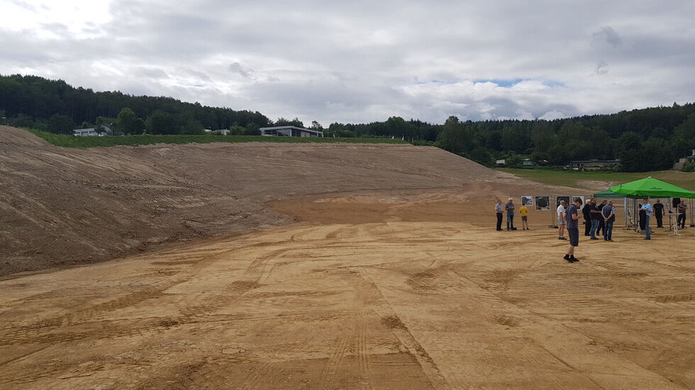 Viele Halden im Erzgebirge werden saniert, wie die Halde 65 in Bad Schlema.