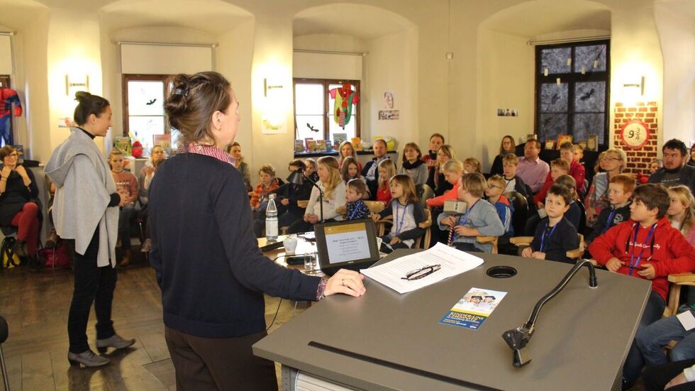 Bei der Kinderuni können KInder zusammen mit ihren Eltern die Vorlesungen besuchen.
Foto © Stadt Annaberg Buchholz Bei der Kinderuni können KInder zusammen mit ihren Eltern die Vorlesungen besuchen.
Foto © Stadt Annaberg Buchholz